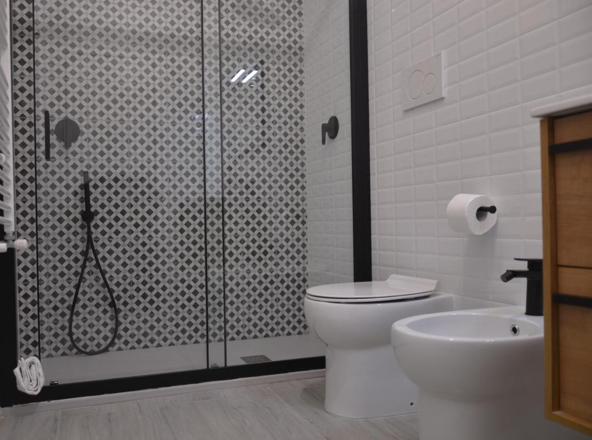 The Court Suites & Spa Tarent Zewnętrze zdjęcie