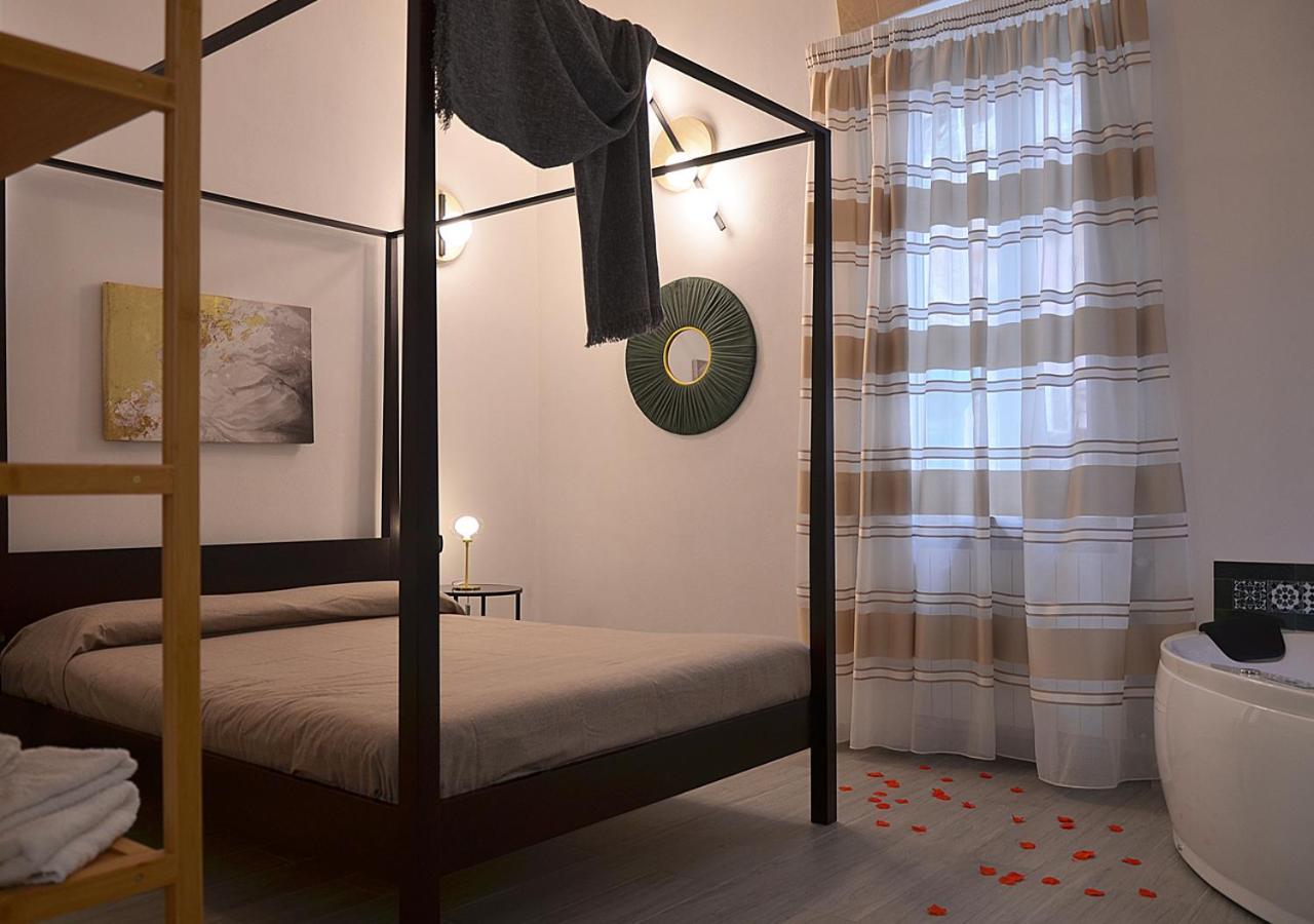The Court Suites & Spa Tarent Zewnętrze zdjęcie
